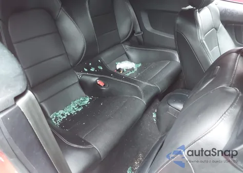 2020 Ford Mustang Ecoboost Premium z USA, uszkodzony, nr VIN 1FATP8UH2L5179808